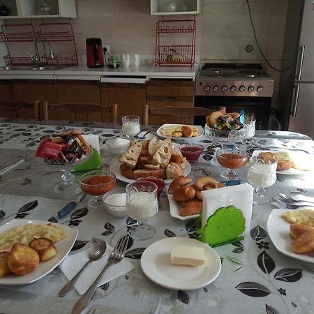 Meerim Guest House Bokonbayevo Ngoại thất bức ảnh